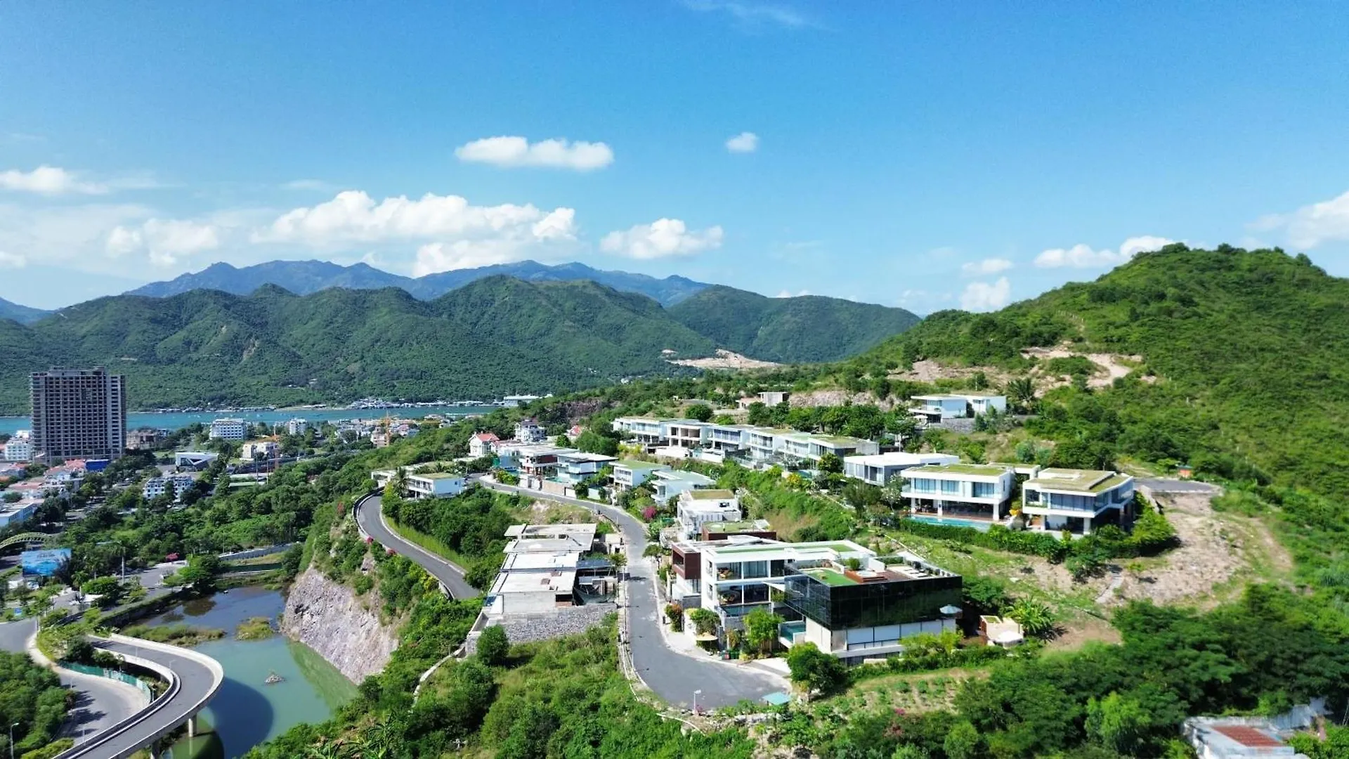 The Hill Ocean Villa With 5 Bedrooms And Infinity Pool 芽庄