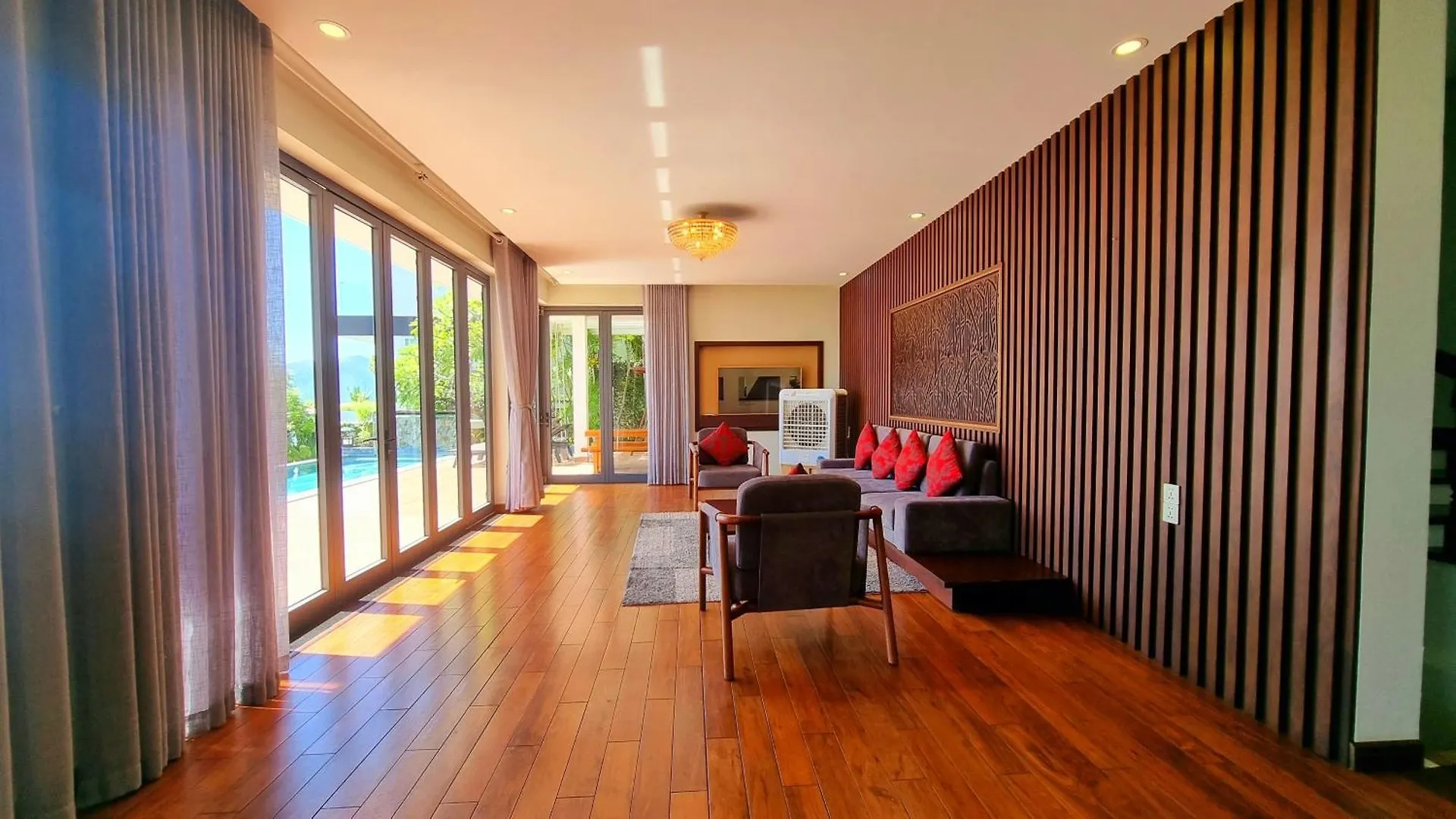 The Hill Ocean Villa With 5 Bedrooms And Infinity Pool 芽庄