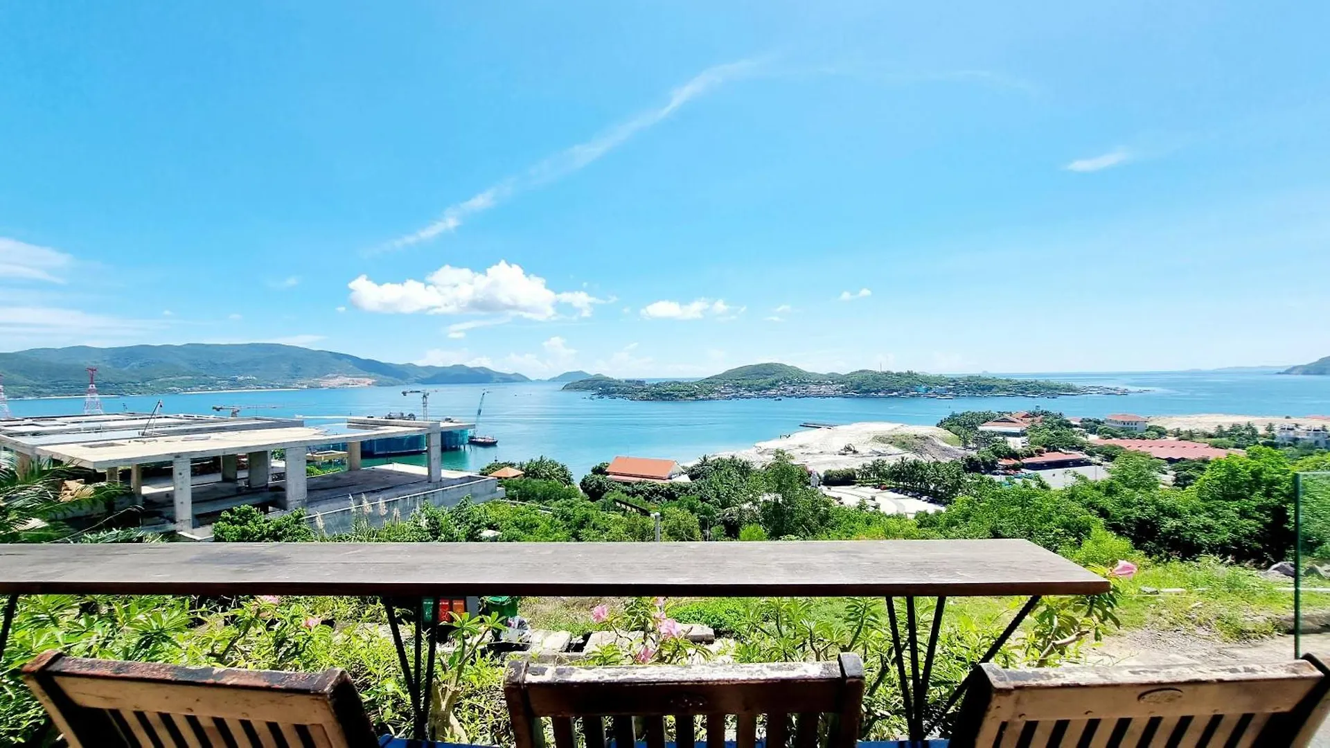 The Hill Ocean Villa With 5 Bedrooms And Infinity Pool 芽庄 0*,  越南
