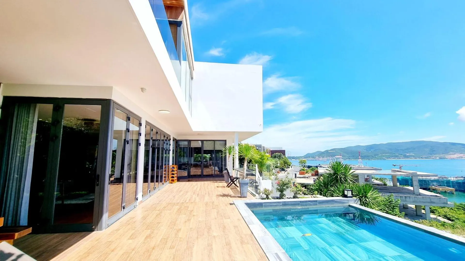 The Hill Ocean Villa With 5 Bedrooms And Infinity Pool 芽庄
